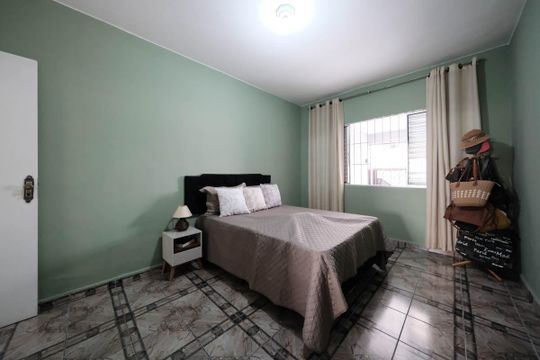 Quarto 1 de casa para alugar com 2 quartos, 70m² em Vila Nhocuné, São Paulo