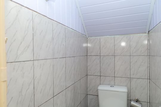 Banheiro de casa à venda com 1 quarto, 250m² em Conjunto Residencial José Bonifácio, São Paulo