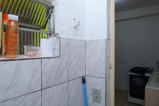 Banheiro de casa à venda com 1 quarto, 250m² em Conjunto Residencial José Bonifácio, São Paulo