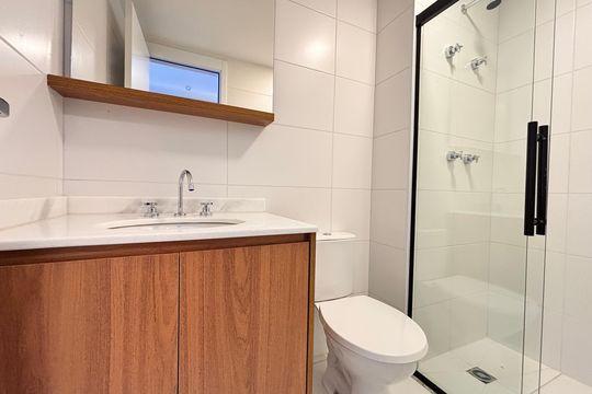 Banheiro de apartamento para alugar com 1 quarto, 27m² em Indianópolis, São Paulo