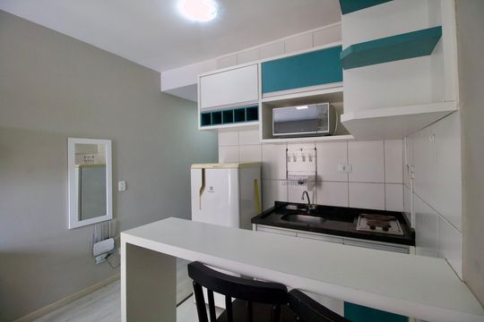 Cozinha de apartamento para alugar com 1 quarto, 25m² em Centro, Curitiba