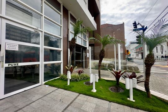 Hall de entrada de apartamento para alugar com 1 quarto, 25m² em Centro, Curitiba