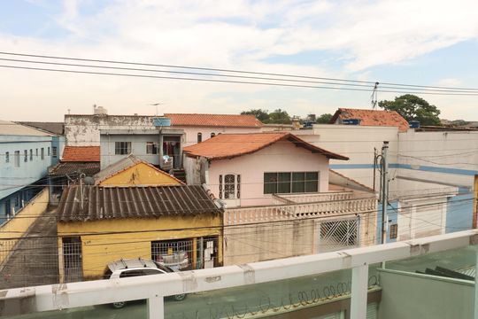 Casa para alugar com 3 quartos, 200m² em Vila Elze, São Paulo
