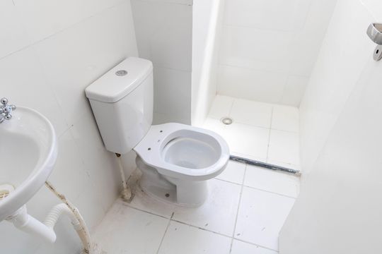 Banheiro de apartamento à venda com 2 quartos, 44m² em Campo Grande, Rio de Janeiro