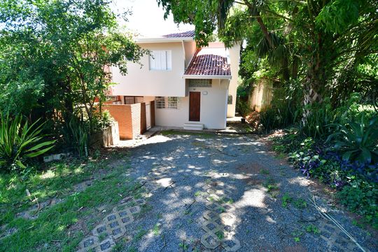 Fachada de casa de condomínio para alugar com 3 quartos, 160m² em Real Parque, Campinas
