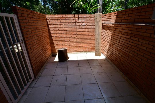 Quintal de casa de condomínio para alugar com 3 quartos, 160m² em Real Parque, Campinas