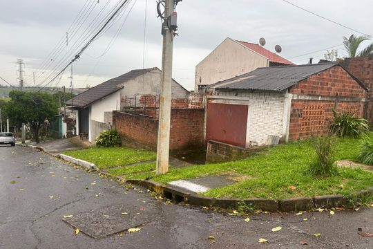 Casa à venda com 2 quartos, 70m² em Petrópolis, Novo Hamburgo