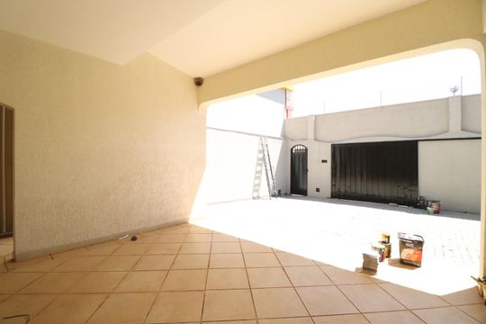 Quintal de casa para alugar com 7 quartos, 180m² em Nossa Senhora Aparecida, Uberlândia