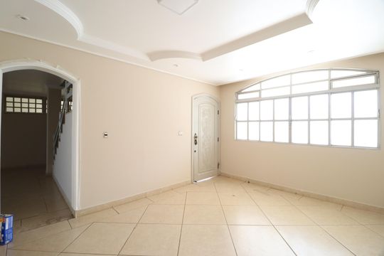 Casa para alugar com 7 quartos, 180m² em Nossa Senhora Aparecida, Uberlândia