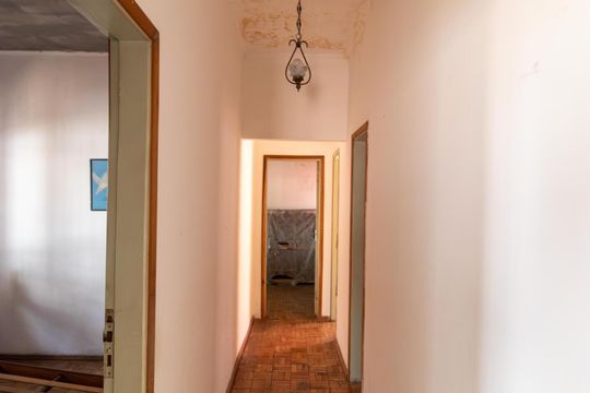 Corredor de casa à venda com 2 quartos, 354m² em Vila Mimosa, Campinas