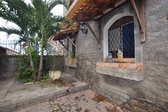 Quintal de casa para alugar com 3 quartos, 79m² em Osvaldo Cruz, Rio de Janeiro