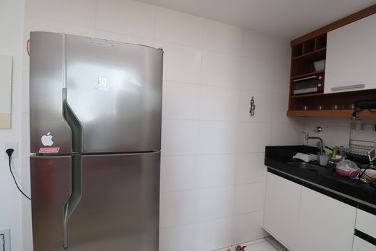 Cozinha de apartamento para alugar com 1 quarto, 50m² em Caminho das Árvores, Salvador