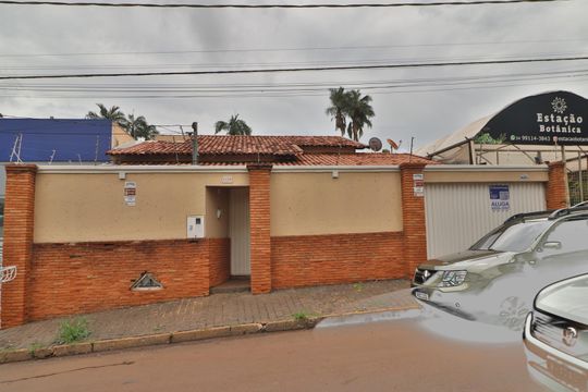 Fachada de casa para alugar com 3 quartos, 200m² em Cidade Jardim, Uberlândia