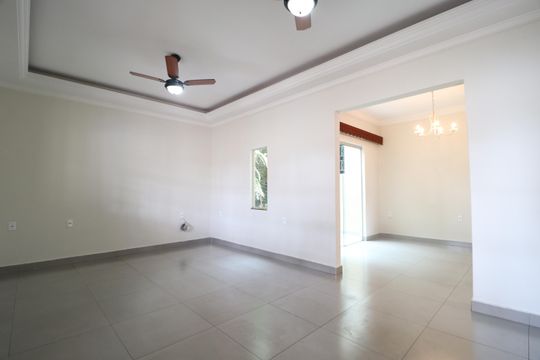 Sala de casa para alugar com 3 quartos, 200m² em Cidade Jardim, Uberlândia