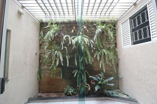 Jardim de inverno de casa para alugar com 3 quartos, 200m² em Cidade Jardim, Uberlândia
