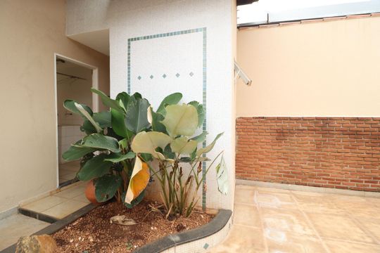 Jardim de casa para alugar com 3 quartos, 200m² em Cidade Jardim, Uberlândia