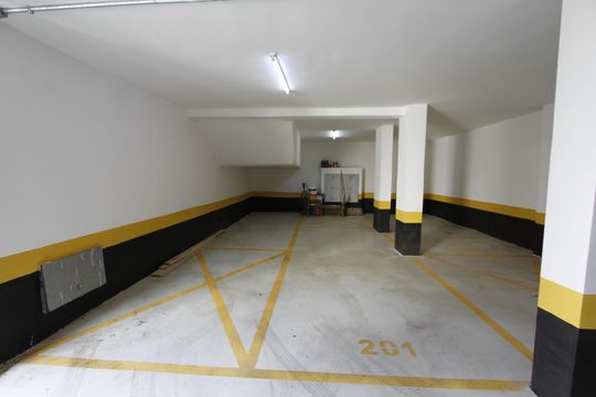 Garagem de apartamento à venda com 3 quartos, 135m² em Santa Lúcia, Belo Horizonte