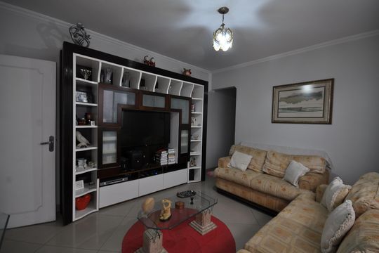 Casa à venda com 4 quartos, 300m² em Jardim Modelo, São Paulo