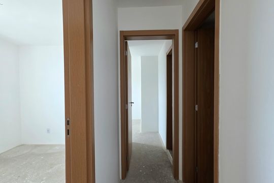 Corredor de apartamento à venda com 2 quartos, 53m² em Utinga, Santo André