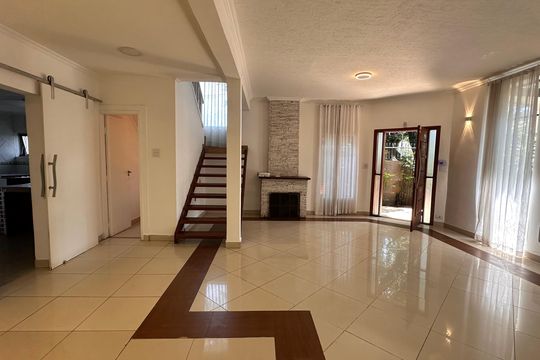 Casa à venda com 3 quartos, 265m² em Santo Amaro, São Paulo