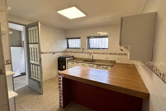 Casa à venda com 3 quartos, 265m² em Santo Amaro, São Paulo