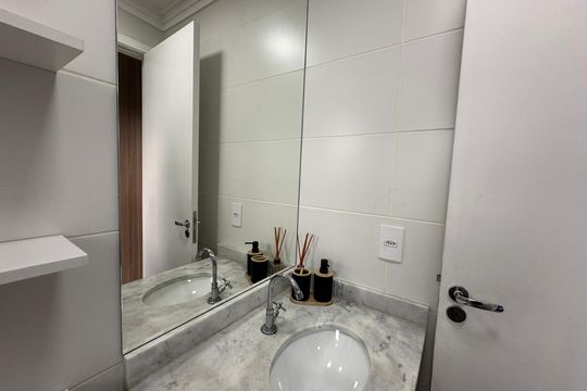 Banheiro de apartamento para alugar com 1 quarto, 36m² em Nova Aldeinha, Barueri