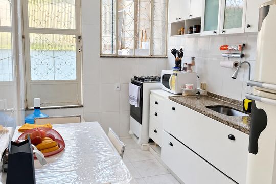 Cozinha de casa de condomínio para alugar com 1 quarto, 50m² em Quintino Bocaiúva, Rio de Janeiro