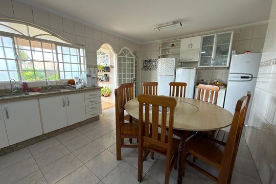 Casa à venda com 5 quartos, 1000m² em Colônia Agrícola Samambaia, Brasília