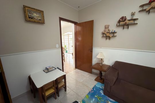 Casa à venda com 5 quartos, 1000m² em Colônia Agrícola Samambaia, Brasília