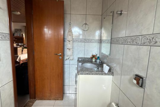 Casa à venda com 5 quartos, 1000m² em Colônia Agrícola Samambaia, Brasília