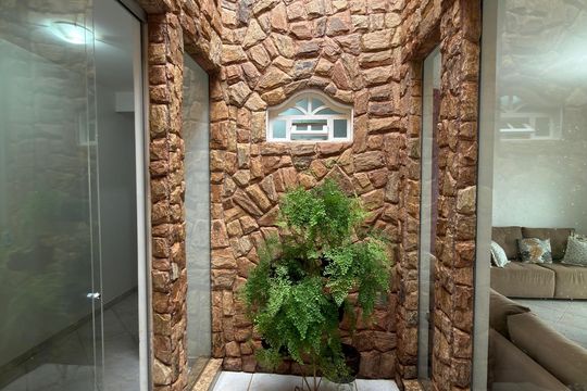 Casa à venda com 5 quartos, 1000m² em Colônia Agrícola Samambaia, Brasília