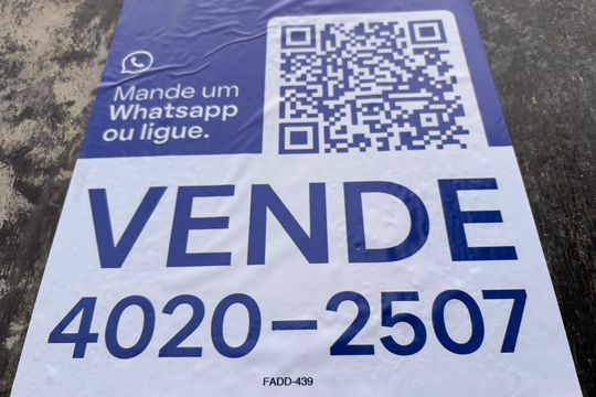 Fachada + plaquinha FADD-439 de casa à venda com 2 quartos, 70m² em Vila Lucinda, Santo André