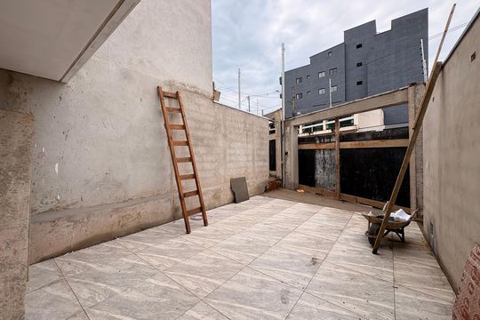 Garagem de casa à venda com 2 quartos, 70m² em Vila Lucinda, Santo André