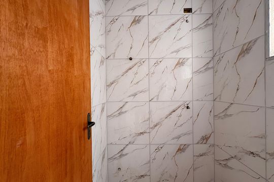 Banheiro da suíte 2 de casa à venda com 2 quartos, 72m² em Vila Lucinda, Santo André