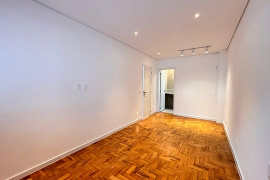 Suíte 1 de casa à venda com 3 quartos, 265m² em Vila Nova Conceição, São Paulo