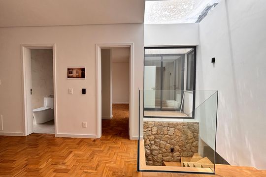 Corredor de casa à venda com 3 quartos, 265m² em Vila Nova Conceição, São Paulo