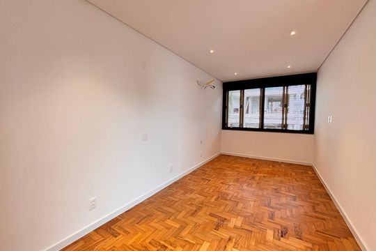 Suíte 1 de casa à venda com 3 quartos, 265m² em Vila Nova Conceição, São Paulo