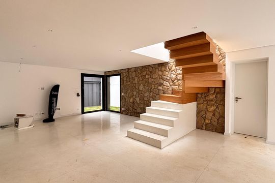 Casa à venda com 3 quartos, 265m² em Vila Nova Conceição, São Paulo