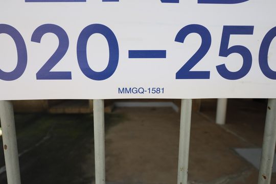 Placa  de casa à venda com 3 quartos, 250m² em Rochdale, Osasco