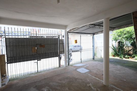 Garagem de casa à venda com 3 quartos, 250m² em Rochdale, Osasco