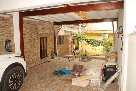 Garagem de casa à venda com 5 quartos, 150m² em Jardim Ricardo, São Paulo