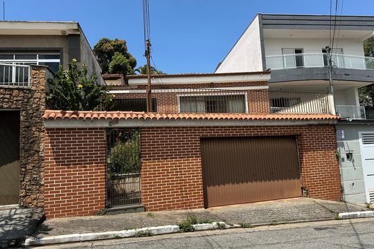 Fachada de casa à venda com 6 quartos, 343m² em Jardim Franca, São Paulo