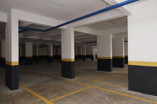 Garagem  de apartamento para alugar com 2 quartos, 47m² em Vila Carmosina, São Paulo