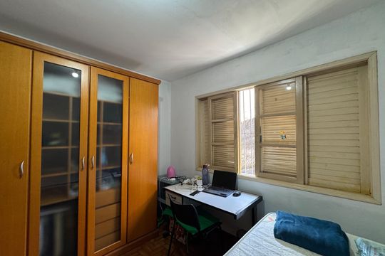 Quarto 2 de casa à venda com 3 quartos, 160m² em Jardim Silvina, São Bernardo do Campo