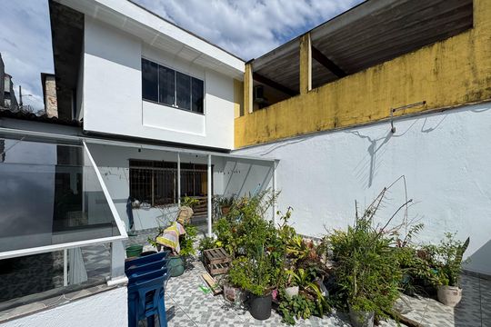 Sacada de casa à venda com 3 quartos, 160m² em Jardim Silvina, São Bernardo do Campo