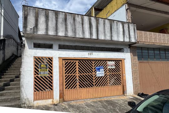 Fachada de casa à venda com 3 quartos, 160m² em Jardim Silvina, São Bernardo do Campo