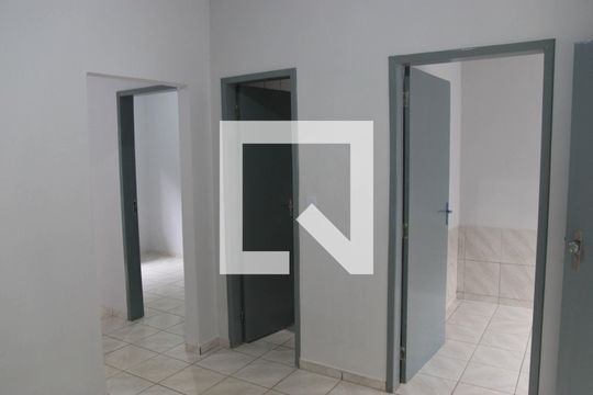 Cozinha de casa para alugar com 2 quartos, 60m² em Vila Redencao, Goiânia