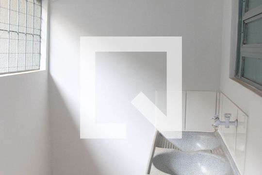 Área de Serviço de casa para alugar com 2 quartos, 60m² em Vila Redencao, Goiânia