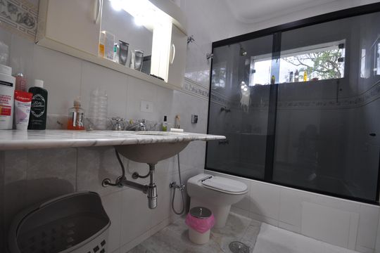 Banheiro da Suíte Master de casa à venda com 3 quartos, 285m² em Vila Albertina, São Paulo