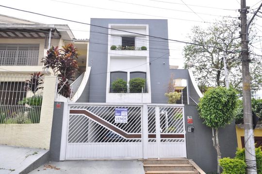 Fachada de casa à venda com 3 quartos, 285m² em Vila Albertina, São Paulo